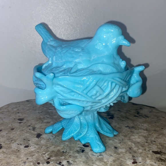 Vintage Westmoreland Handmade Milk Glass Lidded Dish Blue Nesting Bird 1890-1930 - Picture 4 of 16